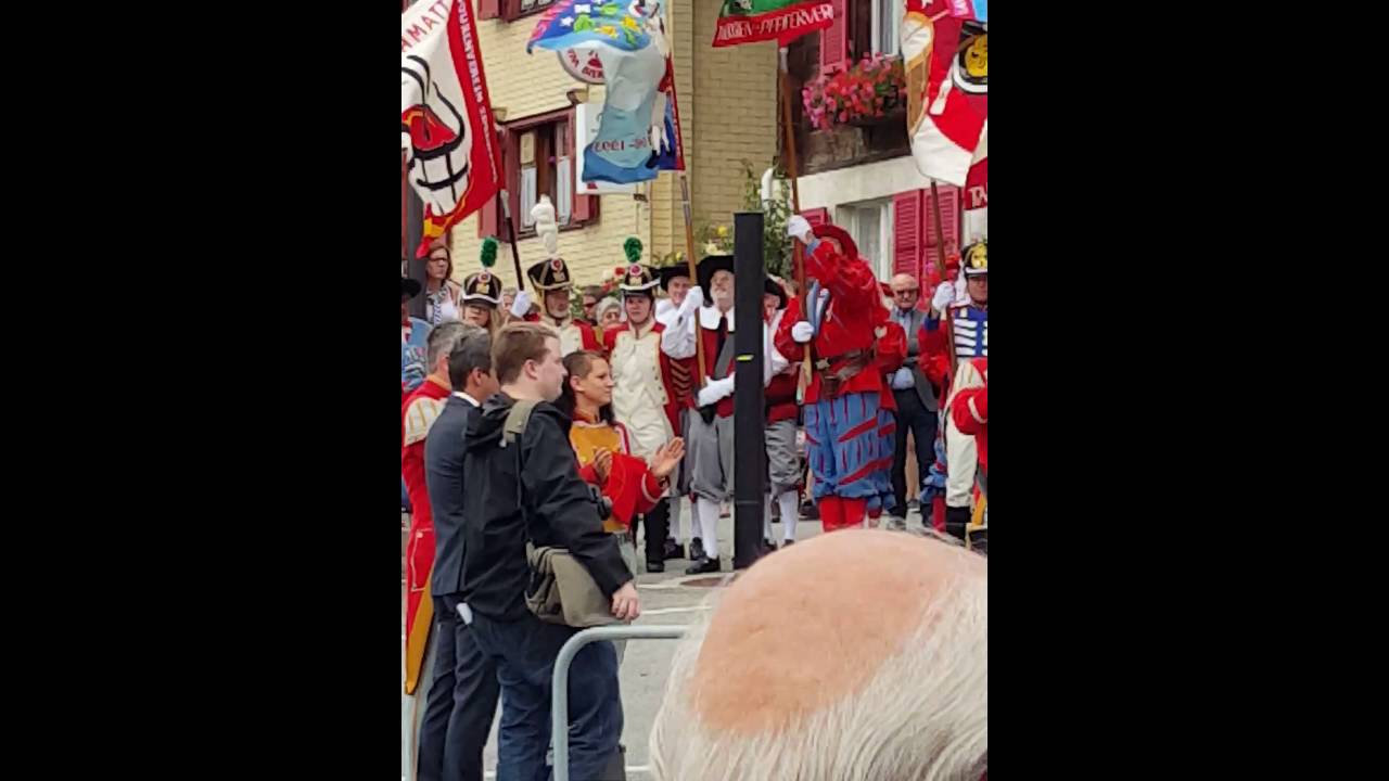 Fahnenweihe und Bezirkmusikfest der Tamburen und Pfeiffer  Hohtenn
