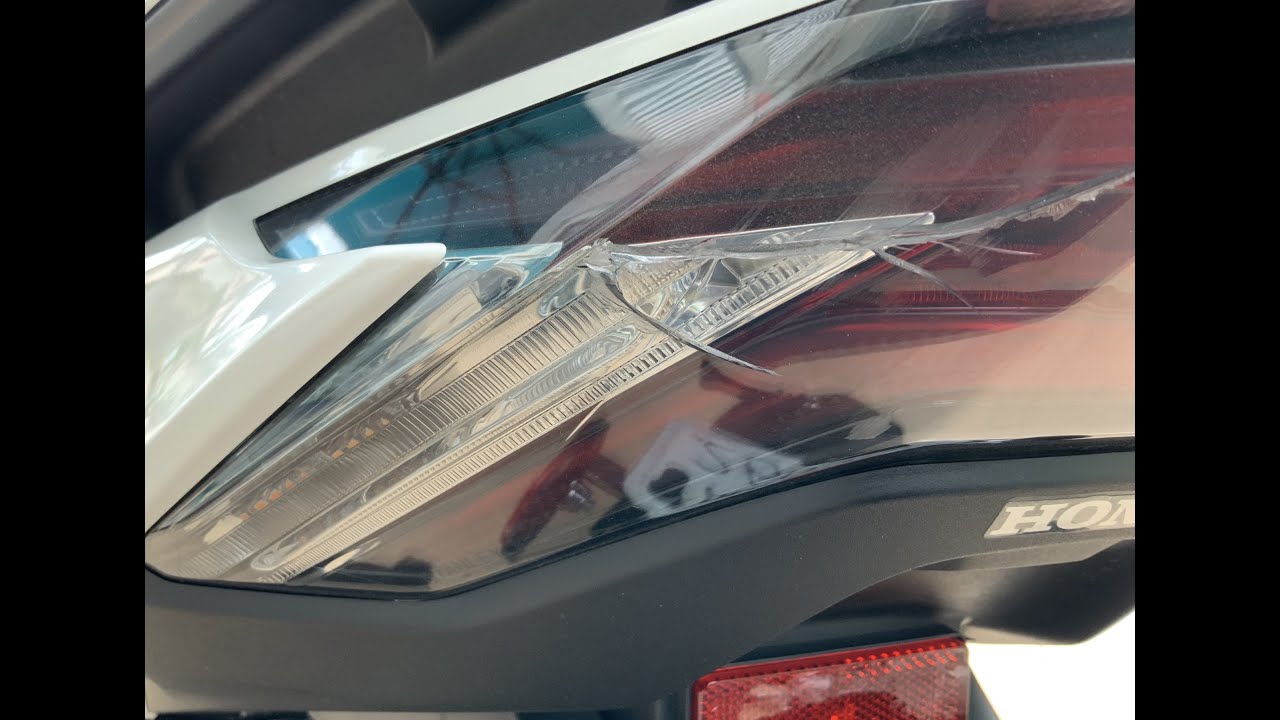 PCX 2022 Tail Light Assembly Replacement and Rear Fairing Disassembly