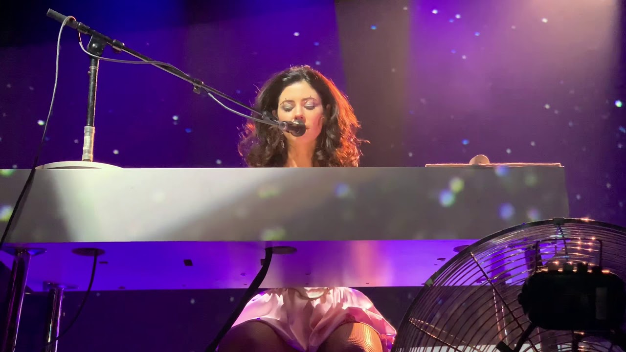 Marina - I’m Not Hungry Anymore (Live Toronto)