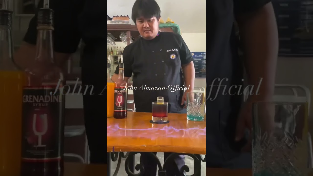 #shortsvideo #cocktail #cocktailbartender #subscribe #drink #mixologist #support #flamingdrinks