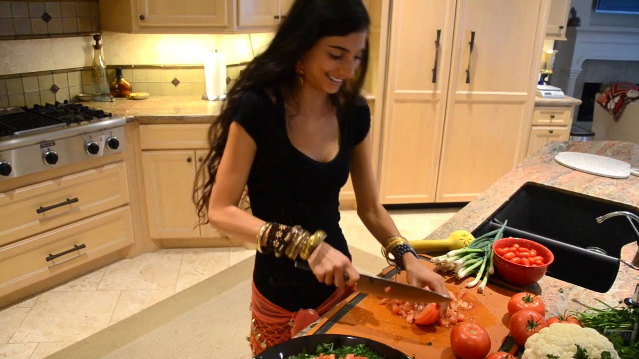 Raw Mediterranean Tabouli + Belly Dancing!