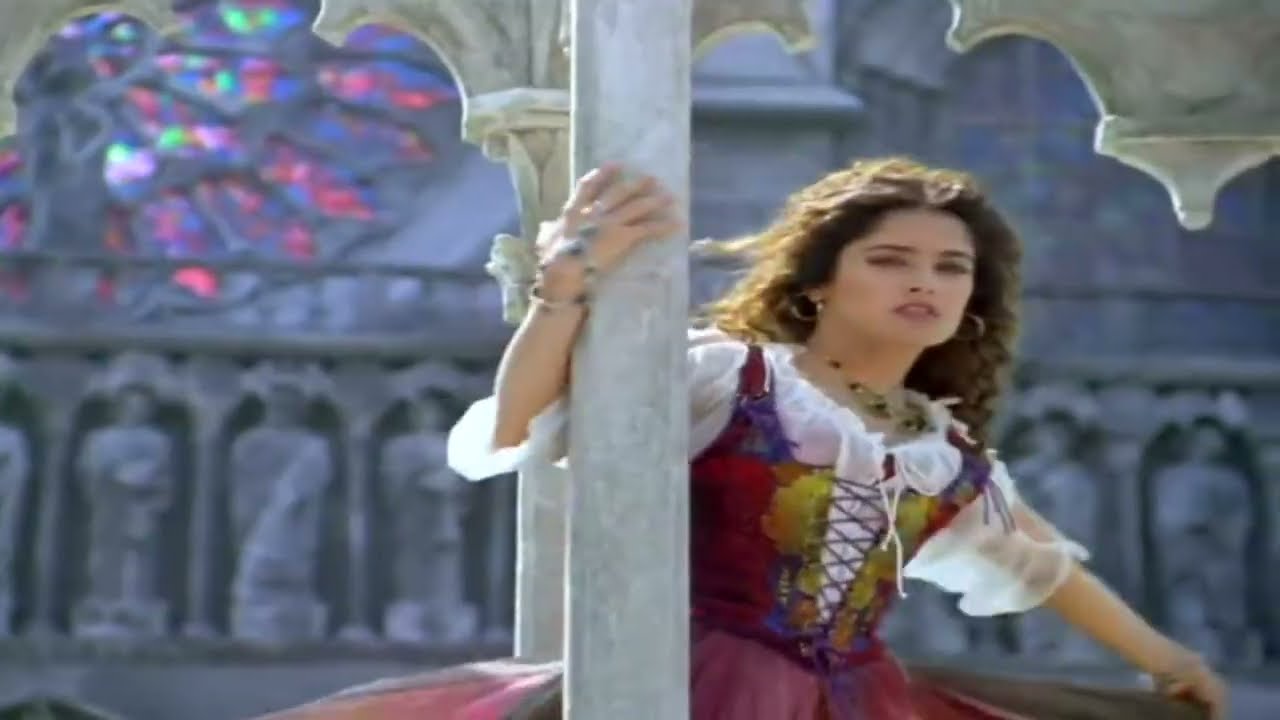 Esmeralda - The rhythm of the tambourine
