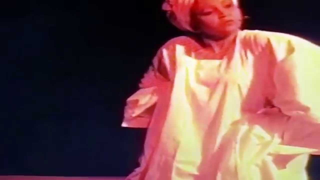 FIFI-DALLA KOUYATE  TOURNÉE EUROPÉENNE.