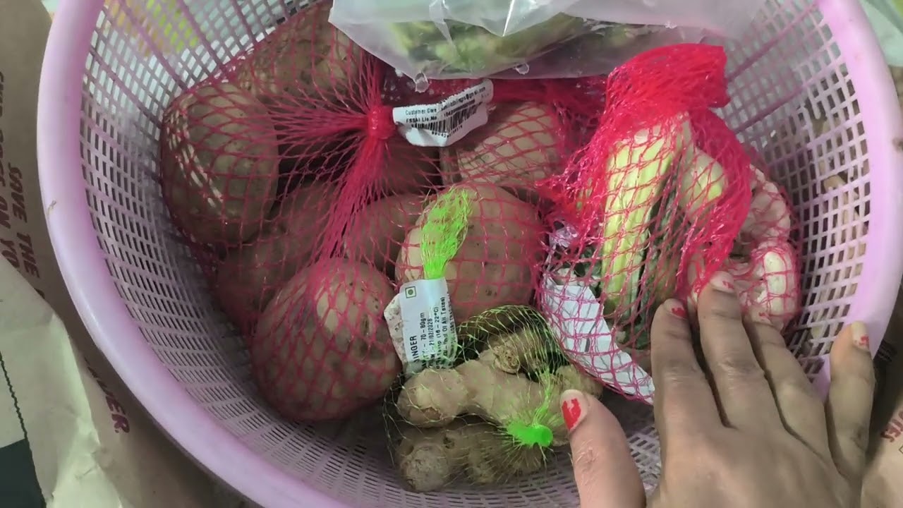 # fulgobi ka bhujiya dal bhat or tamatar ki chatni aaj hm banaye hai 😋🤤🍱🍱 testi yummy 😋🤤👌