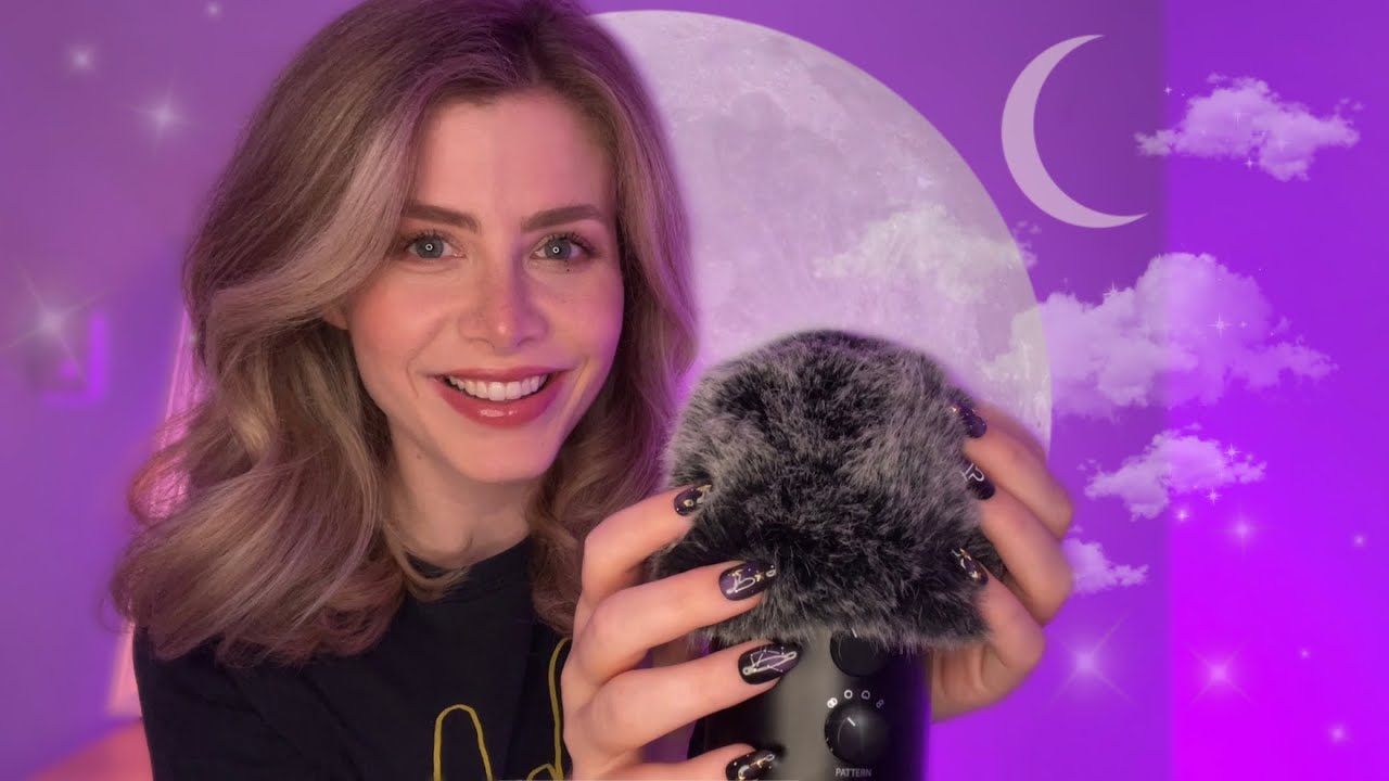 ASMR // UP CLOSE WHISPER RAMBLE 💕 (Finger flutters, hand movements 🤚)
