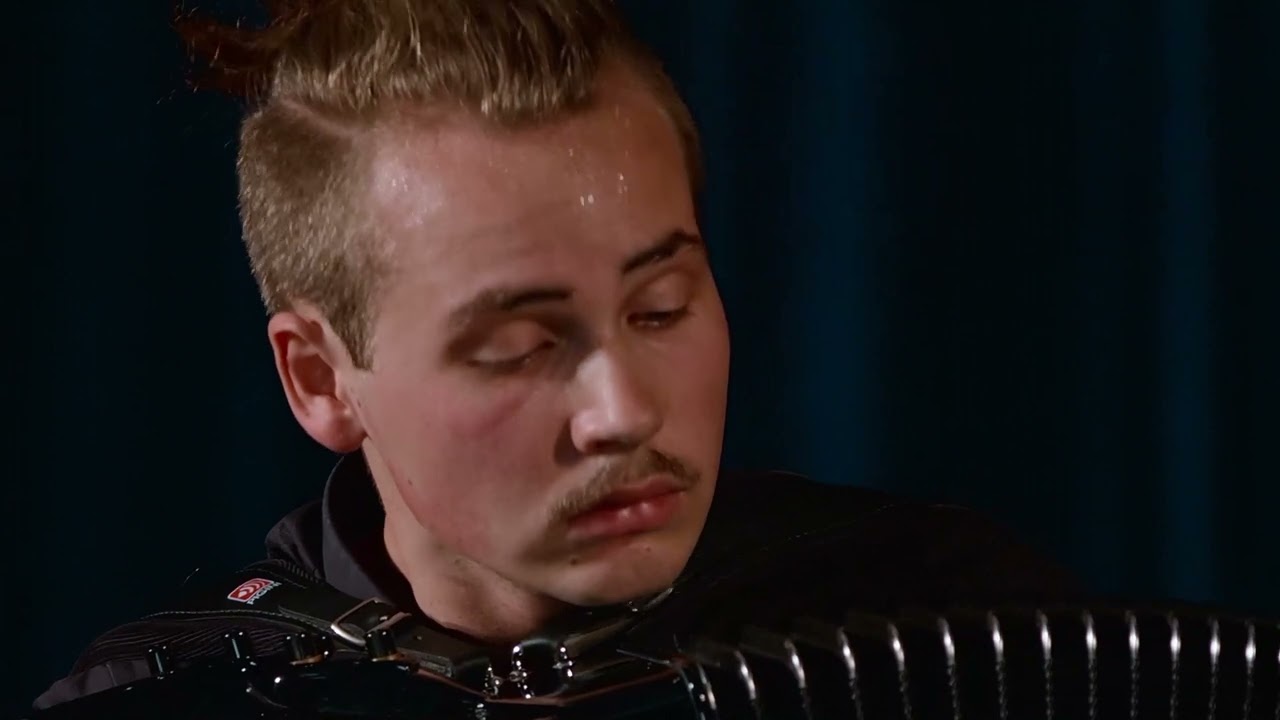 Mozart Sonata F Major KV 280: III. Presto - Julius Schepansky Accordion (live)