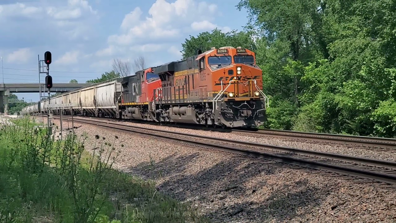 RAILFANNING the Transcon with 1 way traffic, 6 trains featuring H2 gevo leader, CN, bonnet & more!