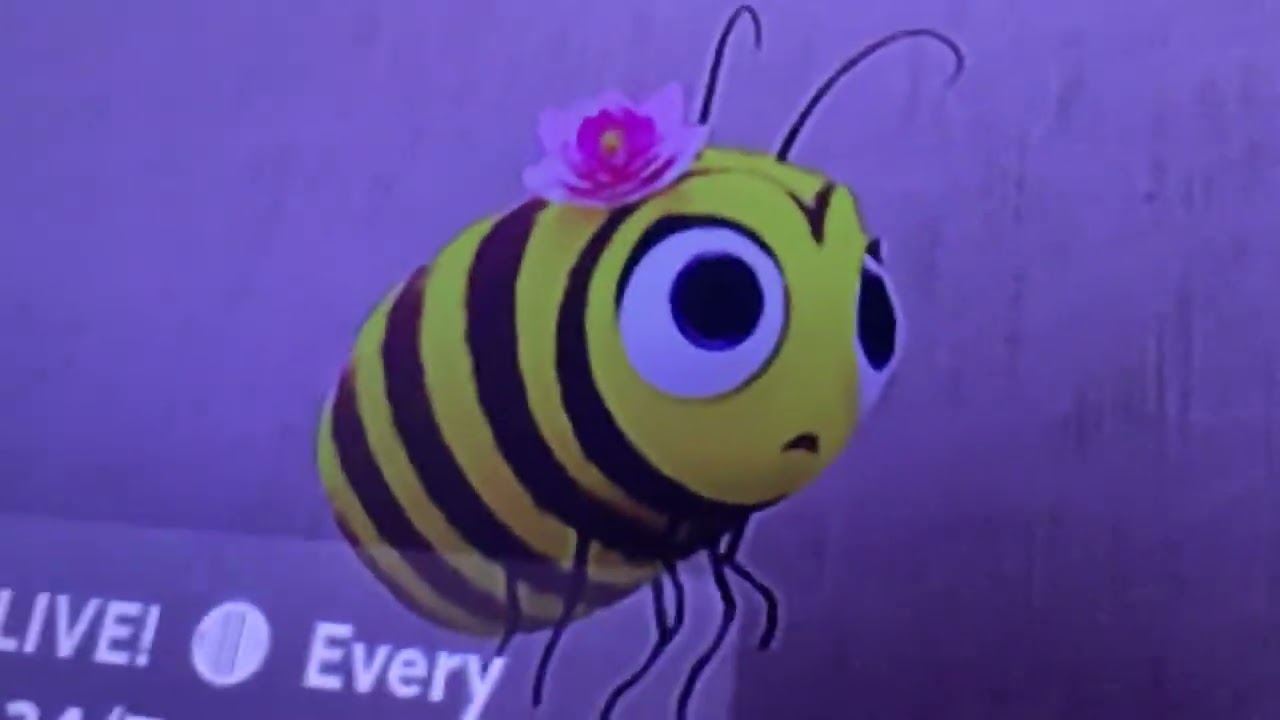 Lucas the Spider Maizie gets sprayed by a skunk and gets angry