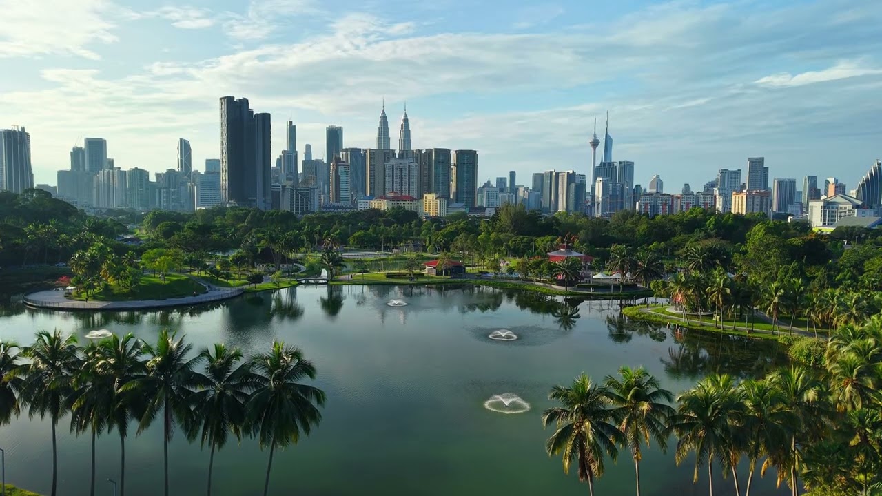 Tasik Titiwangsa Kuala Lumpur morning scene