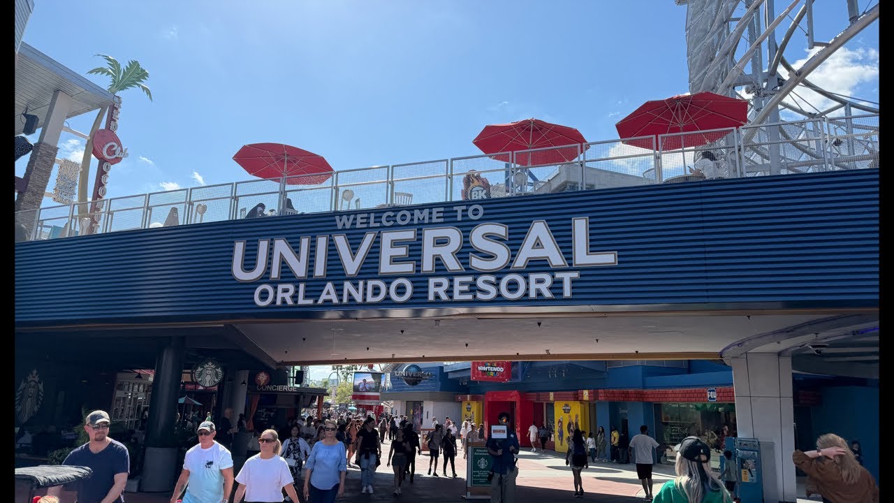 🔴 LIVE from Universal Studios Orlando on a Friday Night