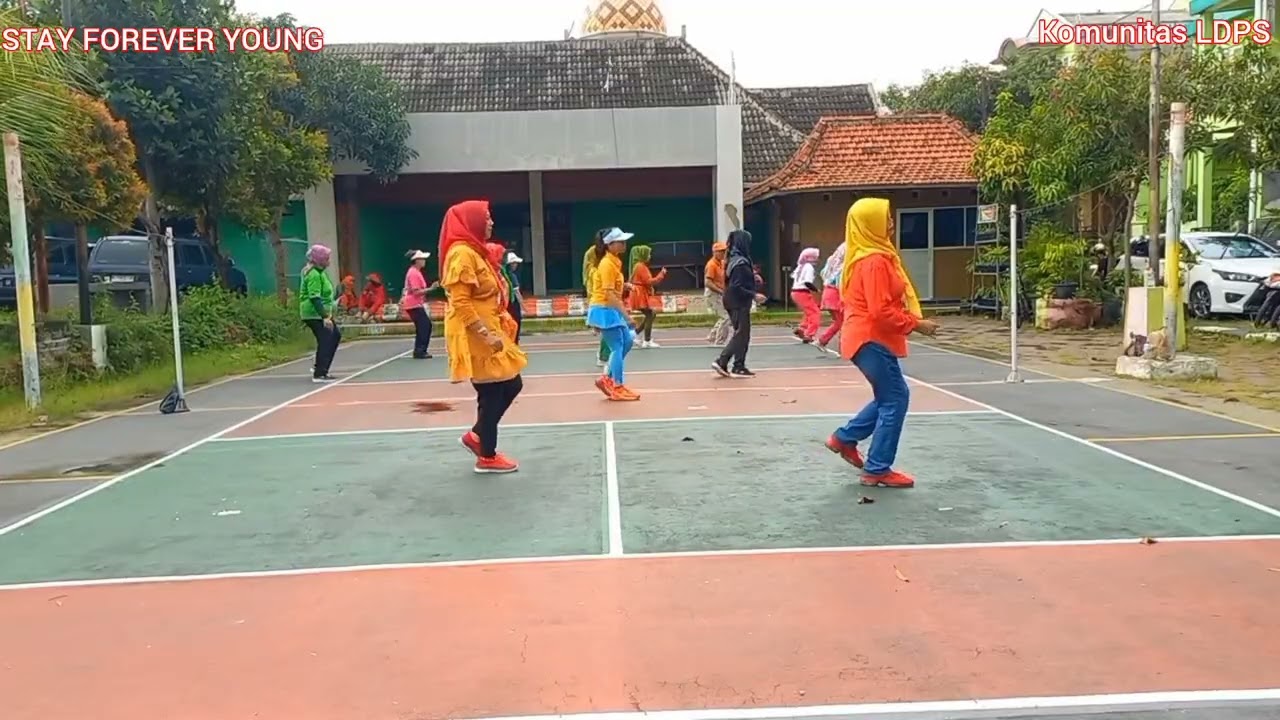 STAY FOREVER YOUNG.Choreo by: Bp Suroto (INA)&Ussy (INA)Jan 2026.Demo by:Komunitas LDPS Tlogosari