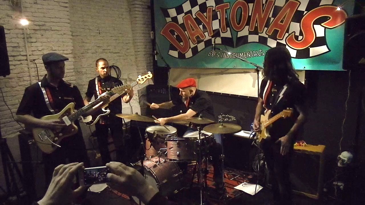 Los Daytonas - Latin'ia (The Sentinals)