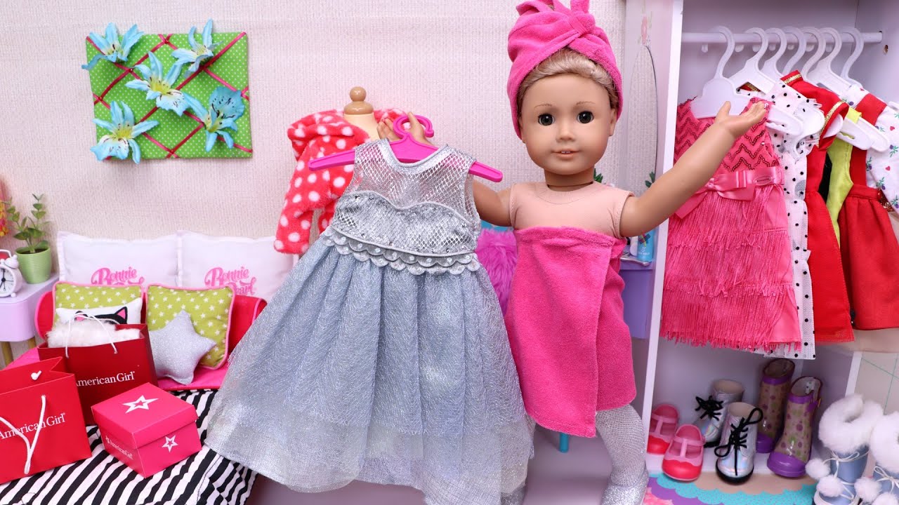 Shopping for the winter ball! Play Dolls glam outfits