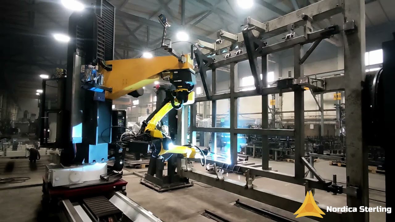 Robot for bulky frame welding