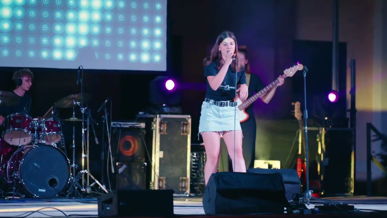 12. Call Me - Soundtrack Live