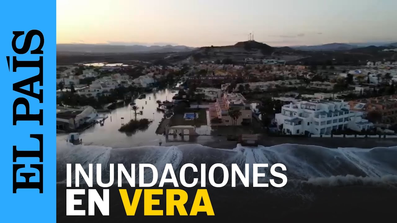 El mar devora varias calles y urbanizaciones en Vera (Almer&iacute;a) | EL PA&Iacute;S