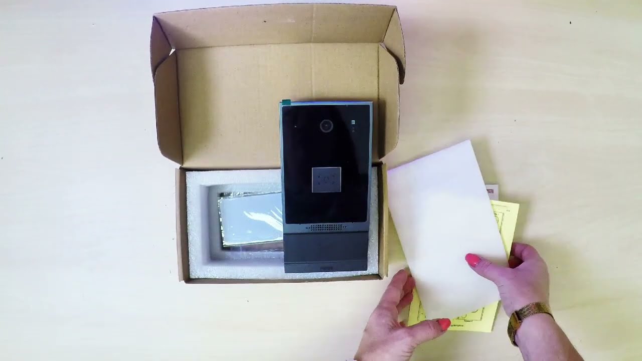 Fanvil I62 Kaputelefon Unboxing | Modern &eacute;s Megb&iacute;zhat&oacute; Biztons&aacute;g