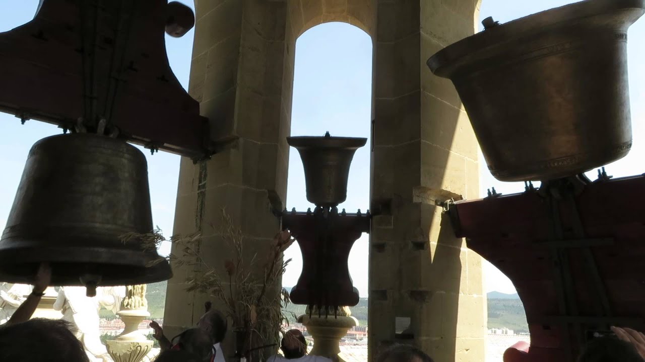 Campanas de la catedral de Pamplona. Torre sur, festividad de San Fermin . parte 2