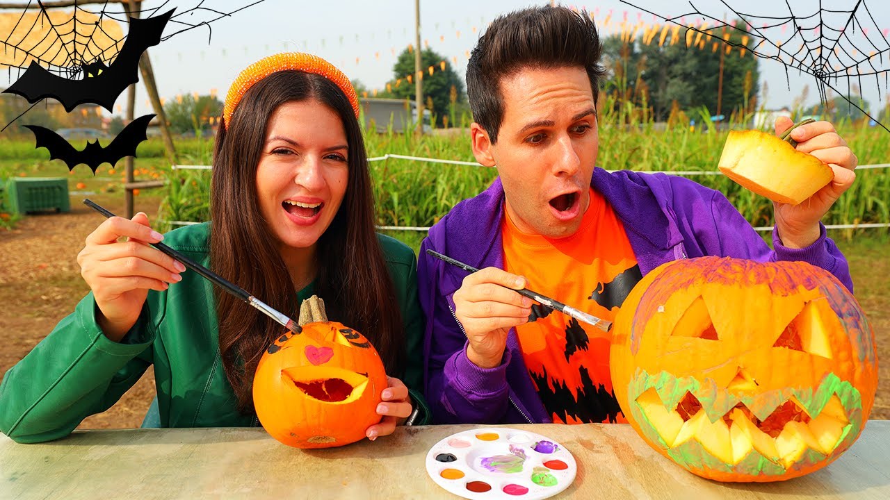 SOFÌ E LUÌ CON LE ZUCCHE SPAVENTOSE DI HALLOWEEN!! 🎃