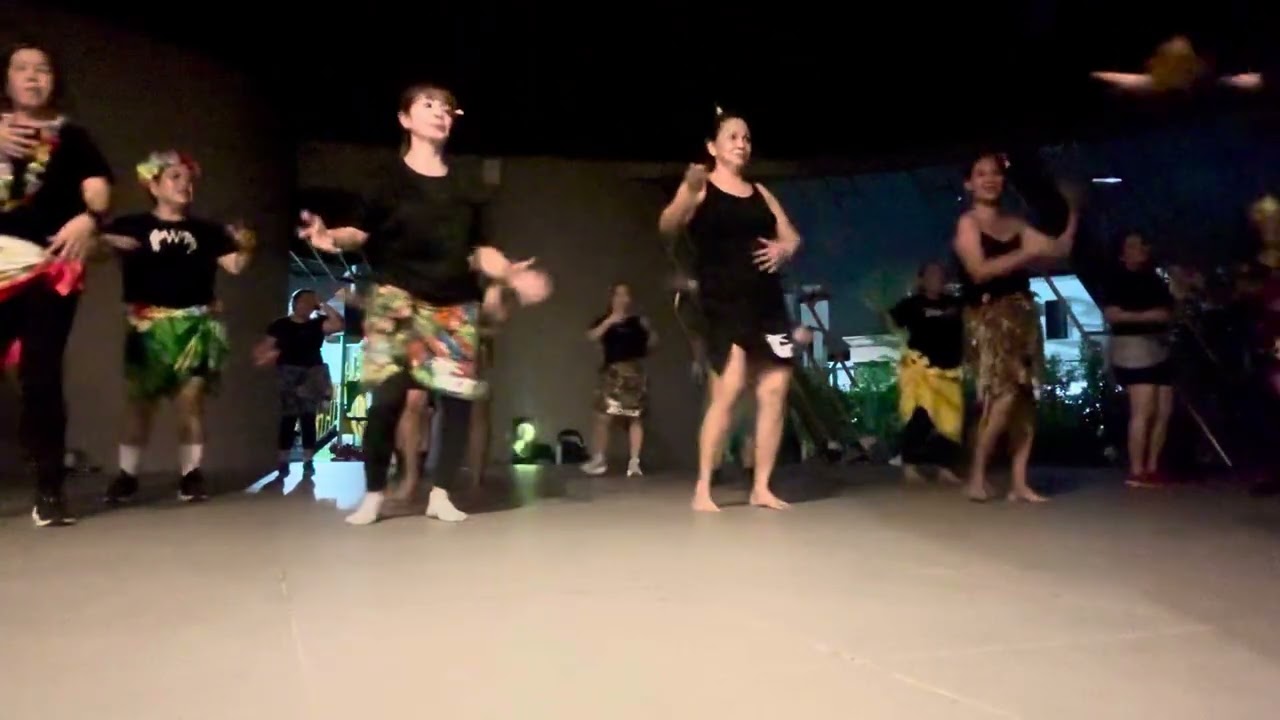 Beginners for tropixx class, combination of Hula and Tahitian. 