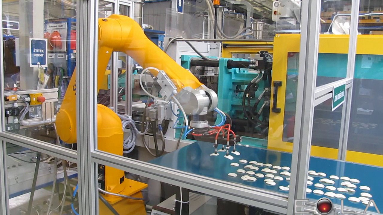 Integrace robotů ke vstřikovacím lisům - EOLA s.r.o.