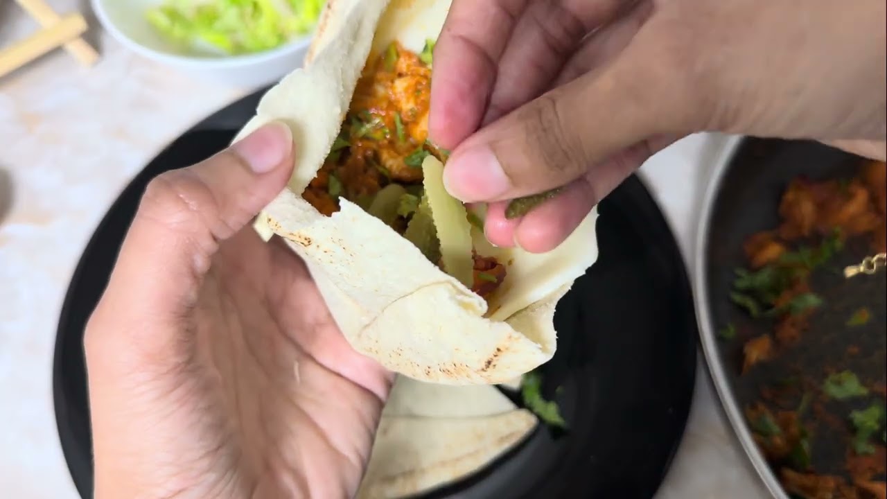 ~ Easy and simple Chicken schezwan tacos🌮 ~