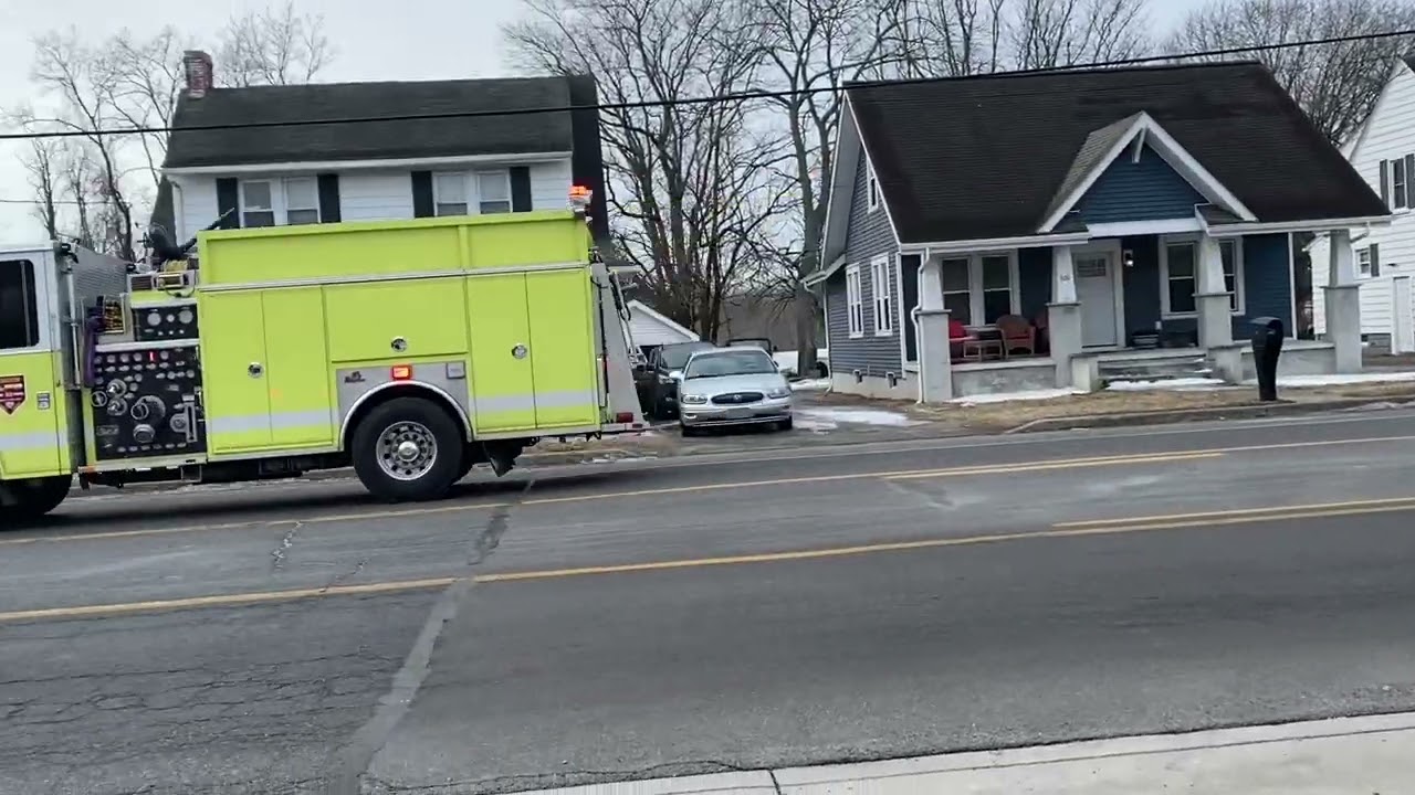 42 and 52 responding to a working house fire today 2/14/26 #firetruck #delaware #302saltylowlifes
