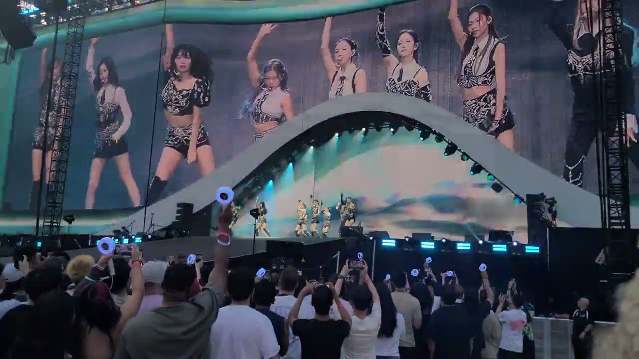 SET ME FREE ENG VER - 07/06/23 Twice NJ Metlife