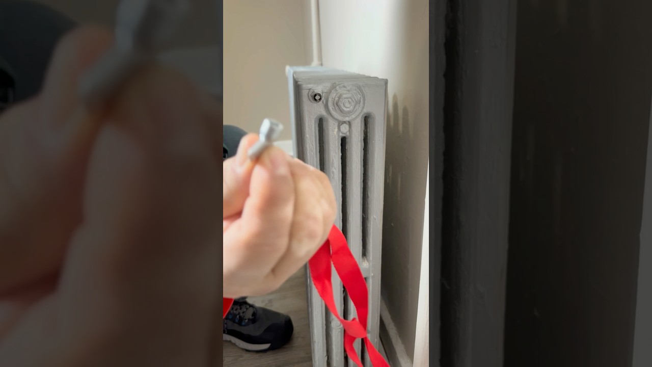 КАК ВЫПУСТИТЬ ВОЗДУХ ИЗ ЧУГУННЫХ РАДИАТОРОВ