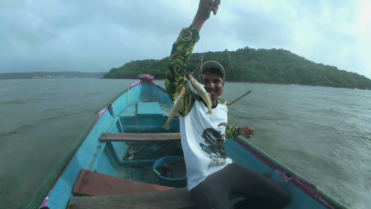 सुळा / रेनवी मासे पकडायची बोट मधली मज्या | Fishing for Ladyfish by boat