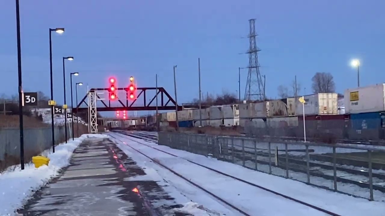CN Z126 departs Oshawa Yard