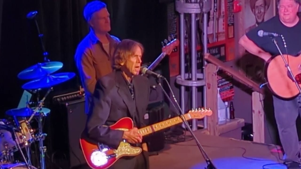 Tom Leadon (Mudcrutch) performing Queen of the Go-Go Girls with The Long Players - Nashville, TN