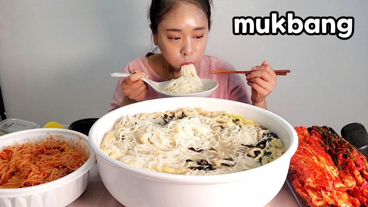 도전먹방?대왕잔치국수에 비빔국수 먹방...몇인분?실비김치는 매워서 포기..🥵 Korean Food Janchi guksu,Bibim guksu Mukbang eating show