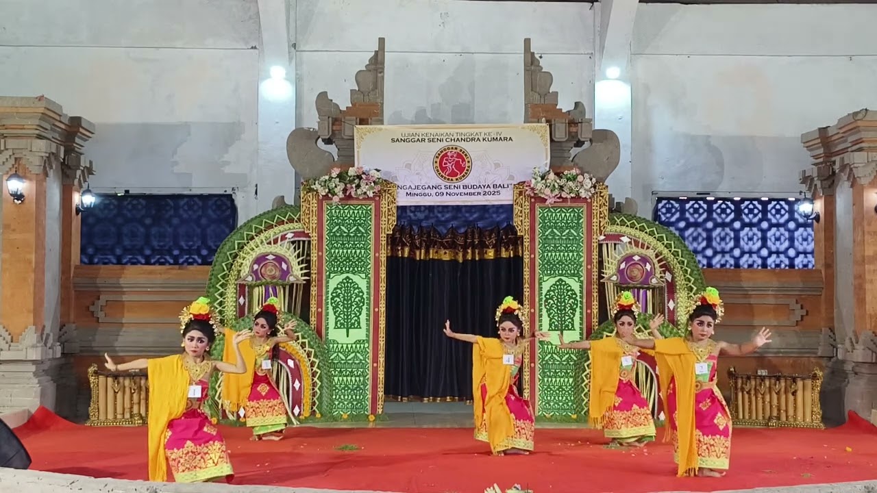 Tari Puspanjali - Divya