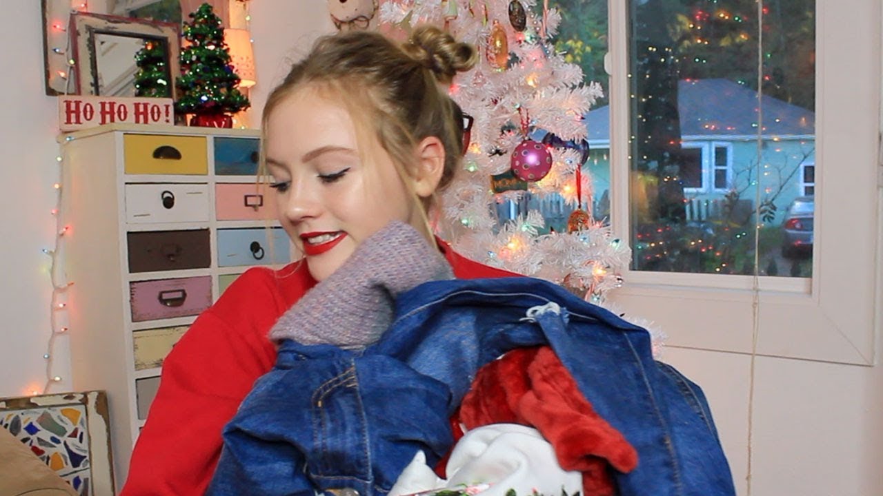 DECEMBER Essentials 🐝 Makeup &bull; Clothes &bull; Hair | TILLY BEE