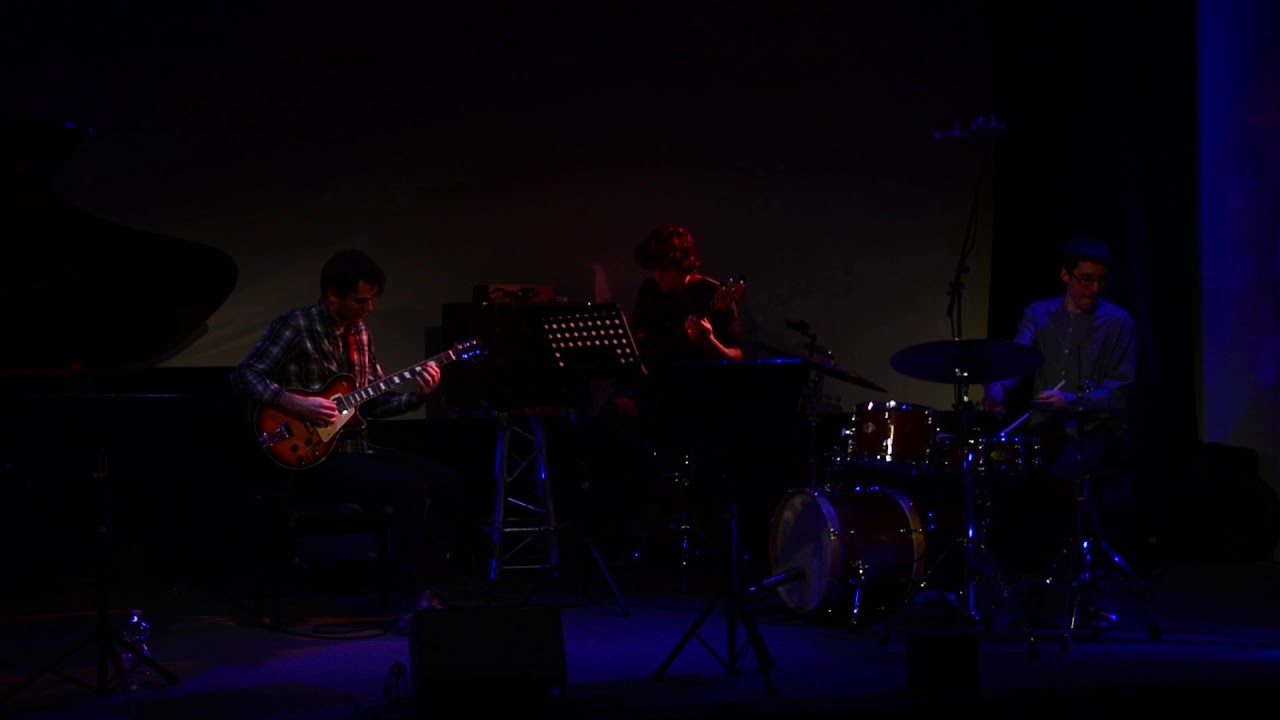 Négyessy Barnabás Trio - Reflections