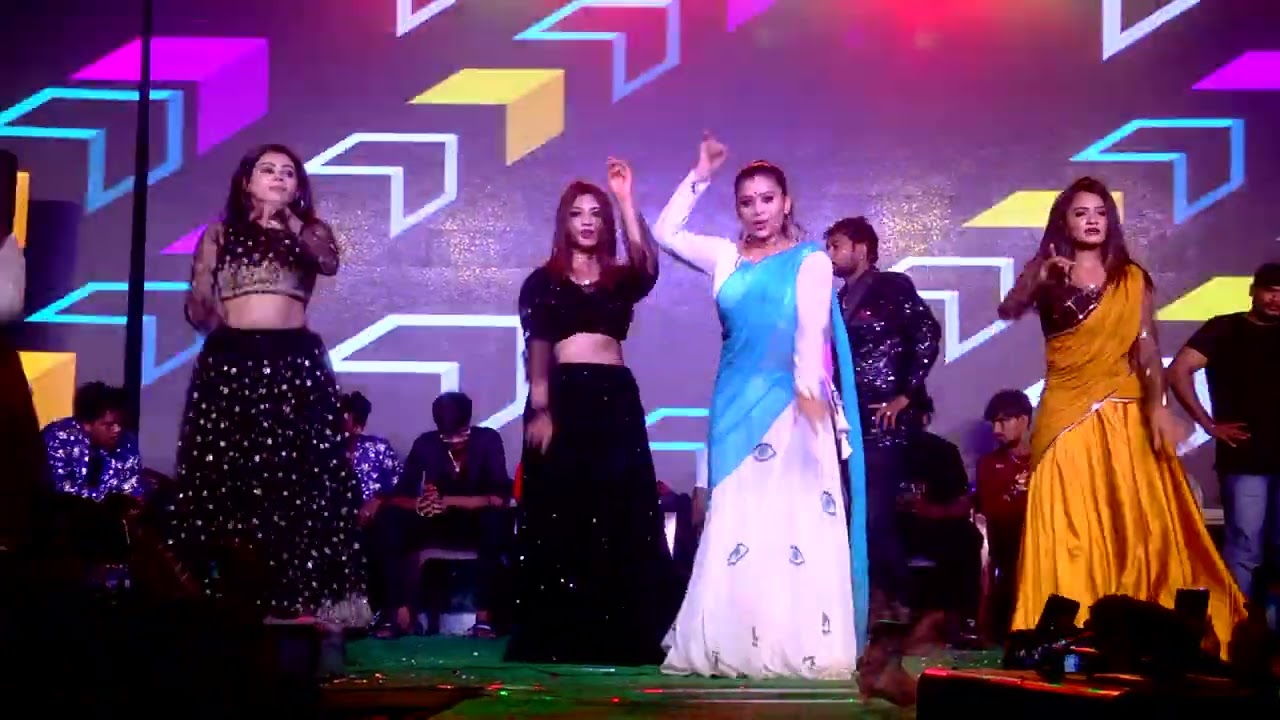 PAPI REDDY PALEM LO DUMUREPINA MANI EVENTS NELLORE .TANKS TO SAPPORTING MY SISTERS VARALLU SMILLY