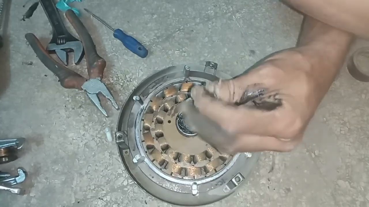 كيفيه تشحيم بلي المروحه السقف بكل سهوله