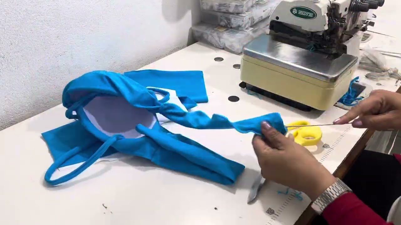 Confeccionando biquíni 