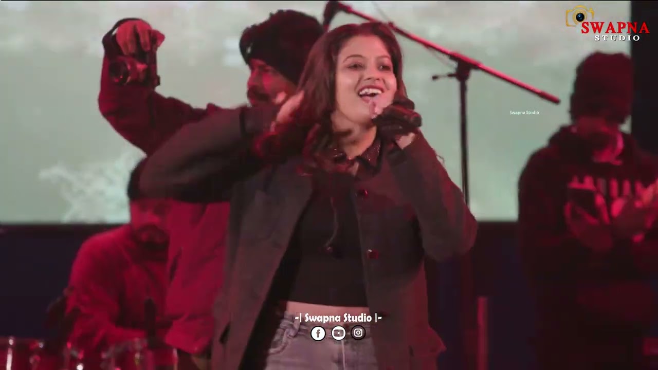 Crazy Kiya Re - Cover By- Ariyashi Syanthiya || Live Stage Program