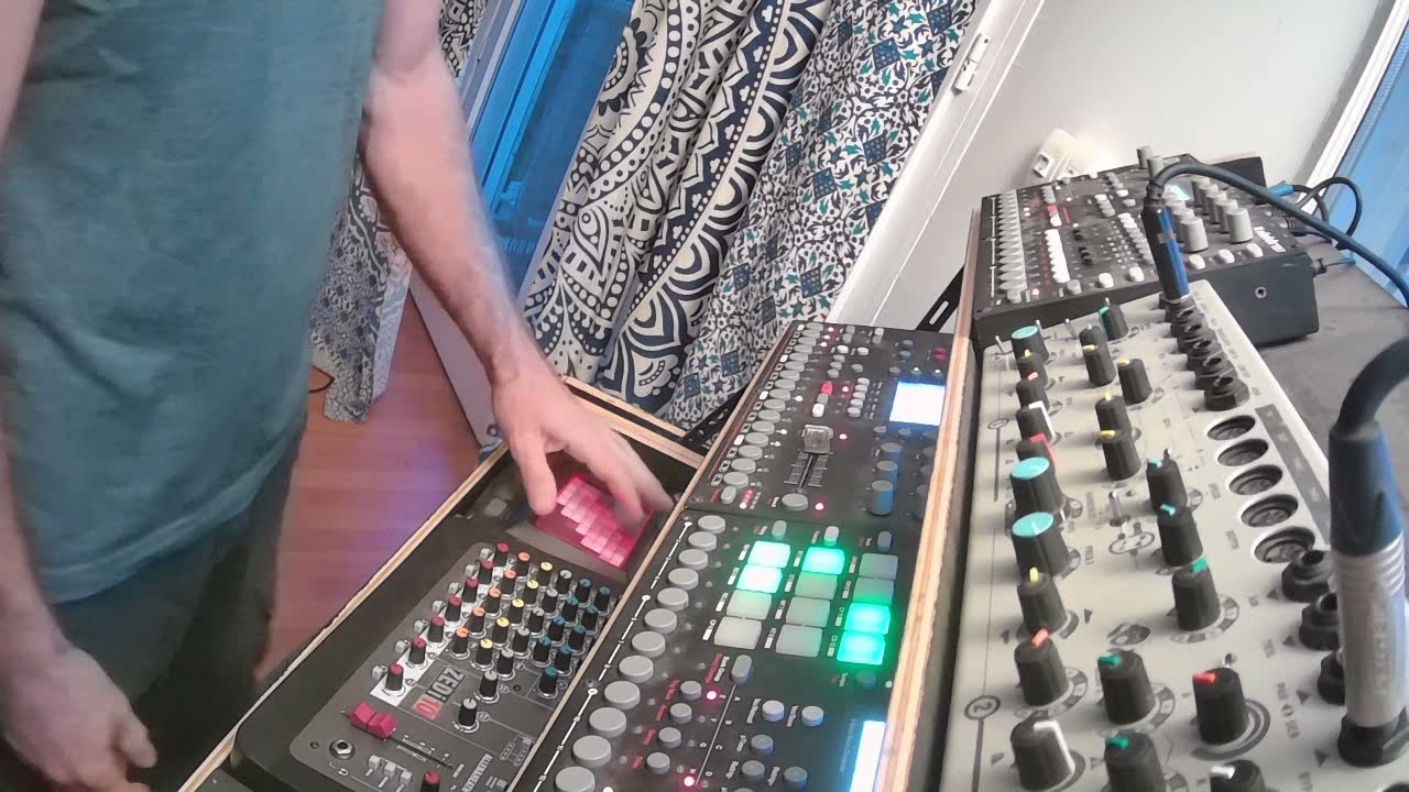 [Live Tribe] Akkouphene - Athipik (Elektron machines)
