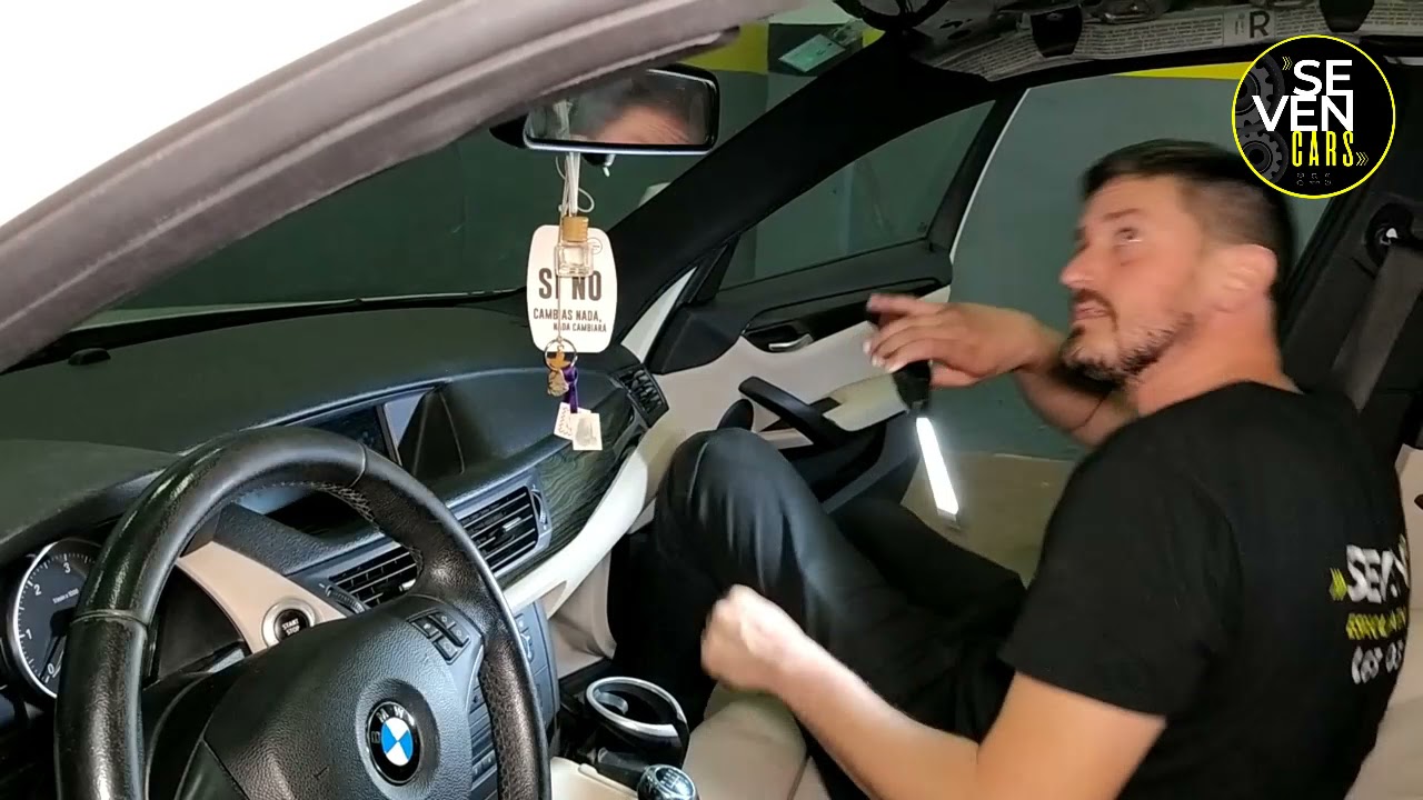 SVC - Reparación del techo panorámico de un BMW X1