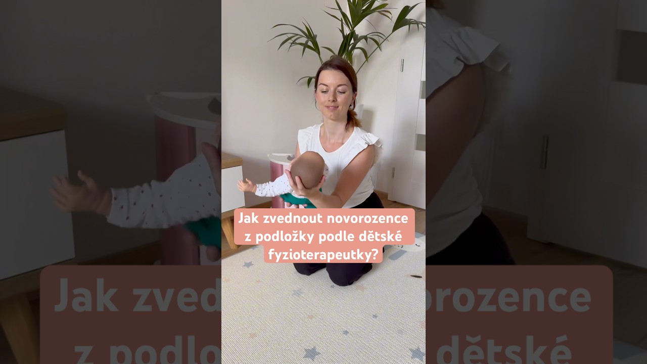 Jak zvednout novorozence z podložky? Jsem dětská fyzioterapeutka a doporučuji tento způsob ♥️