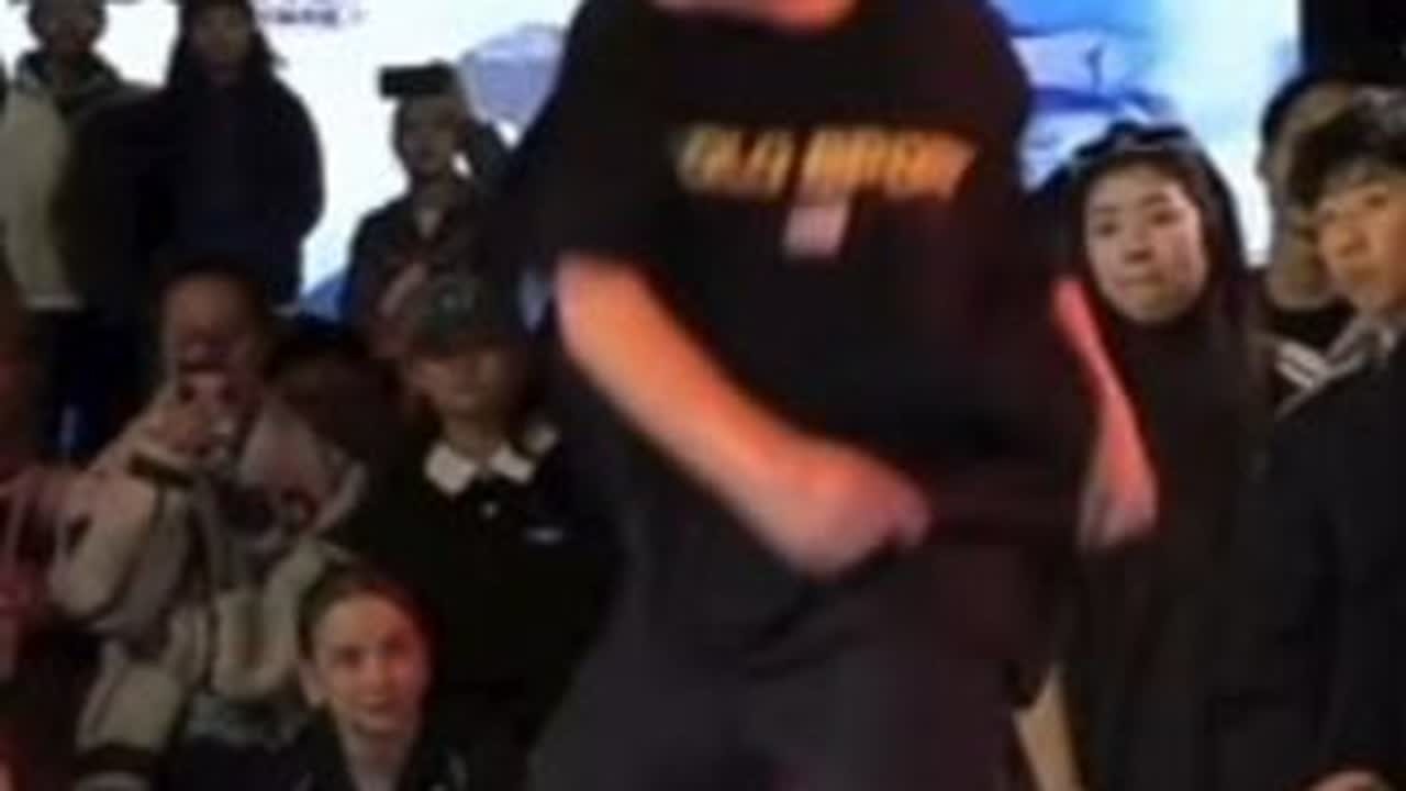 恭喜小许拿下adc battle国内分赛区u14组冠军，期待俄罗斯总决赛之旅#街舞 #许振轩 #hiphop #比赛现场 #这就是街舞