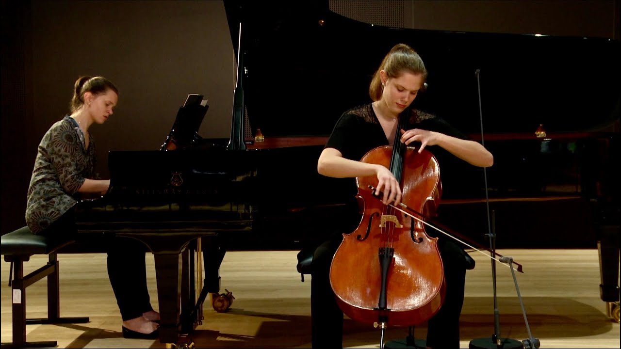 Ania & Sophie Druml: Robert Schumann (1810-1856) Adagio und Allegro in As-Dur, opus 70
