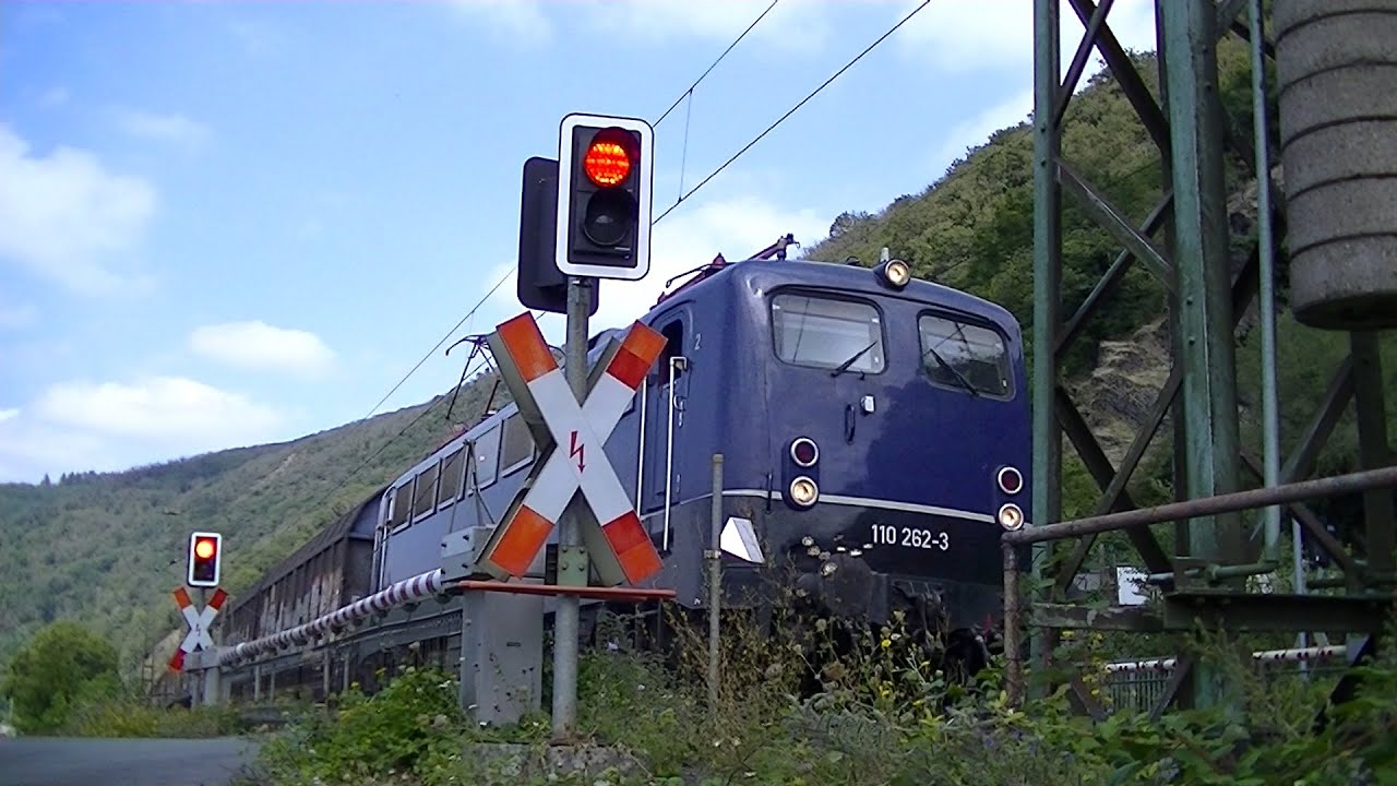 Bahnübergang Lorch (Kaub) // German Railroad crossing // Duitse Spoorwegovergang