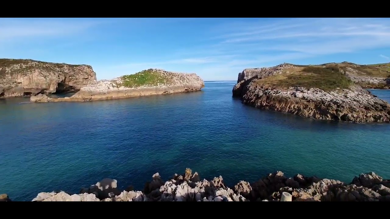 Playa de Cu&eacute;, de Antilles o de los Canales (Asturias)