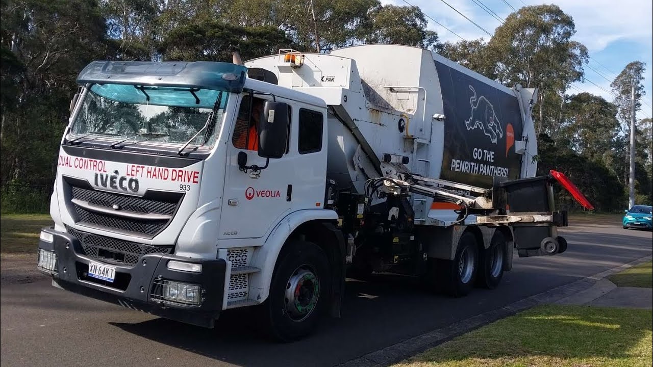 Penrith Garbage 932 & 933 