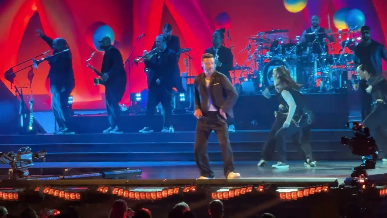 Justin Timberlake LIVE in Chicago - Cant Stop the Feeling,  Good Times, and Rock Your Body