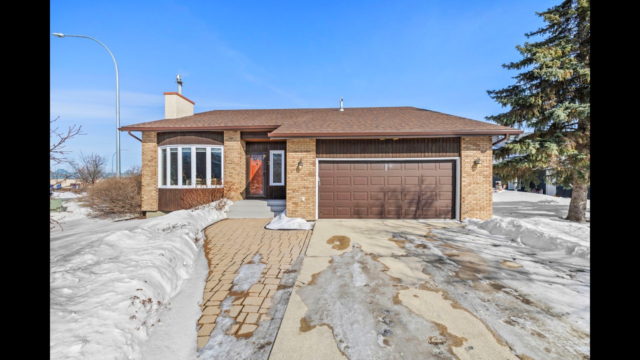 Meticulously Maintained Island Lakes Home | 4 Bed + Finished Basement | 3 Waterside Cove Winnipeg